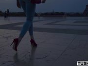 优雅气质时尚女郎丰满大长腿看的鸡动想操啪啪