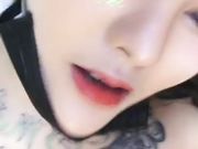 大姐就是霸气露脸奶子上都有纹身，大秀一多全裸极品大奶子真诱人