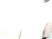 妹子胡萝卜带套椅子自慰抽插抖动奶子