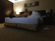 童颜气质大学美女酒店援交土豪时被猛男各种高难度姿势狠狠爆操,干的美女腿发软躺那不动了!