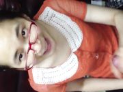 外表斯文的眼镜小夫妻自拍的激情视频真是人不可貌相