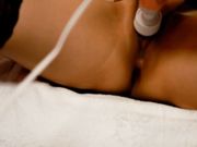 极品单身女神寂寞难耐闺房看动作片自慰高潮喷水来个爷们满足她插嘴插逼足交诱惑上部