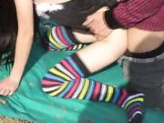 宣哥私人订制作品野外3P穿条纹袜可爱学生妹道具玩一阵抱起来操无水印完整版