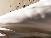 包皮哥海边艳遇离异富姐大冷天直接脱下裤子就在户外无套啪啪