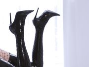 惊艳性奋两个美女黑丝皮衣挡不住一看就硬了想操作品