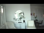 嫩妹馨馨背著男友和網友酒店3P