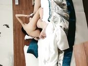 探花约了个苗条妹子，先做服务按摩乳推大力猛操呻吟