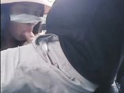 碎花连衣裙少妇户外勾引帅哥河边凉亭抱坐式啪啪口爆精液太浓要抽口烟缓缓