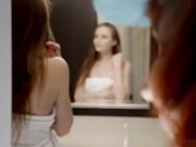 女主长的也很仙很美 家中被怪物入室性侵 很是诱人