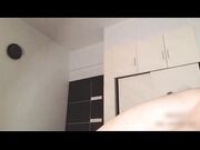 带着班上的女同学来自己的出租屋