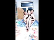 两个年轻小伙跟自己家里的两个巨乳熟女阿姨淫乱群P