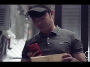 骚妻寂寞难耐家中自慰被送快递的小哥撞见主动投怀送抱