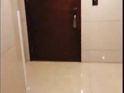 性感网红美女主播萌妍妍跑车福利剧情演绎下班忘带钥匙在对面邻居家等妈妈回来时故意勾引邻居沙发上啪啪!