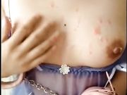 超骚的美少妇骚货SM道具各种玩弄，滴蜡言语调教对白超诱惑用辣椒插逼高潮喷尿