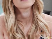 巨乳儿媳妇卧室内与老公公偸情最后激情完还是被发现了