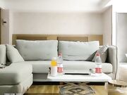 沙发啪啪还是人妻最懂男人，做爱投入配合一脸陶醉表情