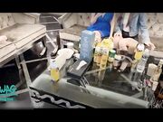 疯了，趁闺蜜去洗澡，和闺蜜老爸做爱，竟然被干到高潮