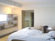 网约口活超厉害的上门服务商务美女换上开裆黑丝使劲肏她爽叫个不停