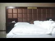 中年阿姨跟年轻小伙子偷情被搞的要爽死了