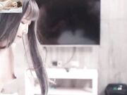 国产AV剧情新作-极品美女勾引外卖小哥进屋爱爱 滑嫩肉体美腿色诱