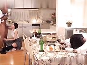 老公的黑人部下来借宿,人妻君岛美绪趁老公喝醉和黑人偷腥交欢1