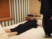 为了网友搬家资金而陷入困境的模特级美女