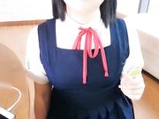 超卡哇伊网红美少女三寸萝莉之学生妹装 舔假阳具 给大肉棒润滑 骑着大肉棒自慰 没忍住潮吹