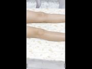 网络微拍红人鹿少女人体水果盛宴桌底下给炮友口交被无套内射对白淫荡