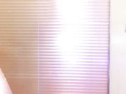 身材十分惹火美女主播穿着兜逼情趣内衣 湿身诱惑插穴自慰很是淫荡