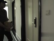 国产痴汉系快递员强奸篇寂寞少妇网购情趣用品收货时被快递员强干