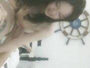 偷拍00后漂亮小女友 粉穴抽插正对镜头 良家小姐姐 无套射身上