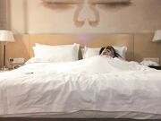 齐逼短裙美腿丝袜极品少妇 太漂亮了忍不住热吻 自带莞式服务 激烈做爱