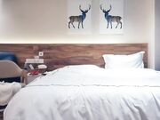 酒店约炮性感女模好身材情趣内衣口活超细腻