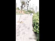 网红刘婷精彩演绎街头被债主追 没有钱换睡一觉抵债对白精彩