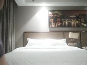 花了三千终于从足疗会所撩到个清纯美女技师