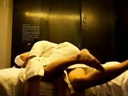 约炮情趣酒店电影房约炮94年白领少妇